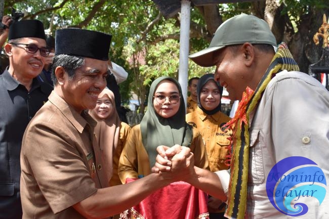 Saiful Arif Kalungkan Pita Sambut Dirjen Rehabilitasi Sosial Kemensos RI
