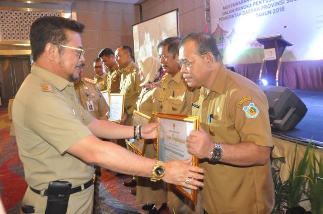 Pemkab Kep. Selayar Raih Penghargaan Dalam Penyusunan Dokumen RKPD 2017