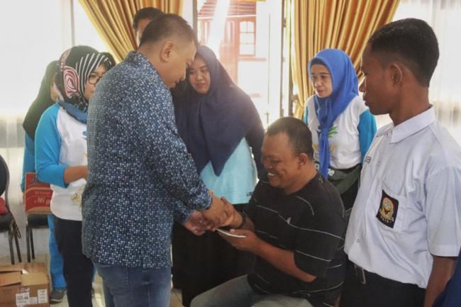 Serahkan Bantuan Kesejahteraan Sosial, Ini Arahan Bupati Kepulauan Selayar 