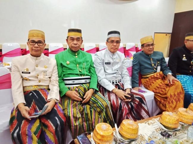 Hadiri HUT Sulsel, Wabup Kepulauan Selayar Gunakan Pakaian Adat 