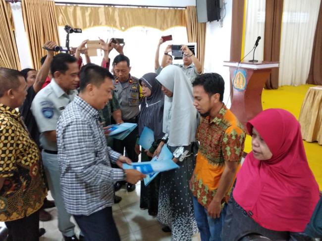 Penyerahan Santunan Duka Korban KMP. LESTARI MAJU dari Jasa Raharja Kepada Pemda Selayar