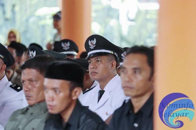 Kades Kayu Bauk Manfaatkan Momentum Kunjungan Bupati Menyampaikan Aspirasi Warga