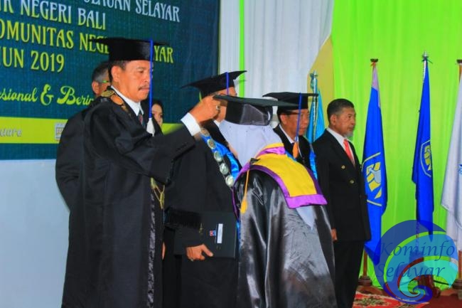 Sebanyak 101 Mahasiswa PDD Selayar Politeknik Negeri Bali Diwisuda