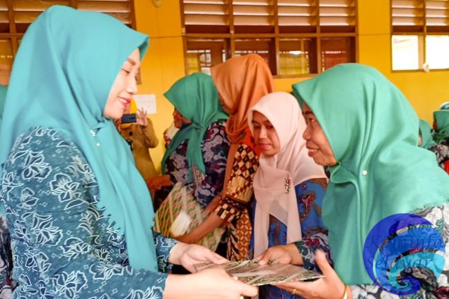 Ketua TP. PKK Kabupaten Kepulauan Selayar Buka Sosialisasi Sekolah Ramah Anak