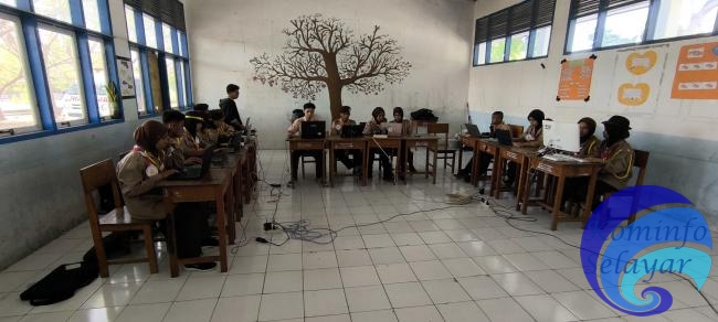 Siswa SMA, MA dan SMK Ikuti Lomba Desain Poster Digital dan Desain Web