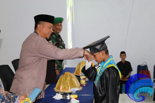 Bupati Selayar Serukan Cinta Al-Qur'an pada Wisuda Santri TPA Binaan LPPTKA DPD BKRPMI