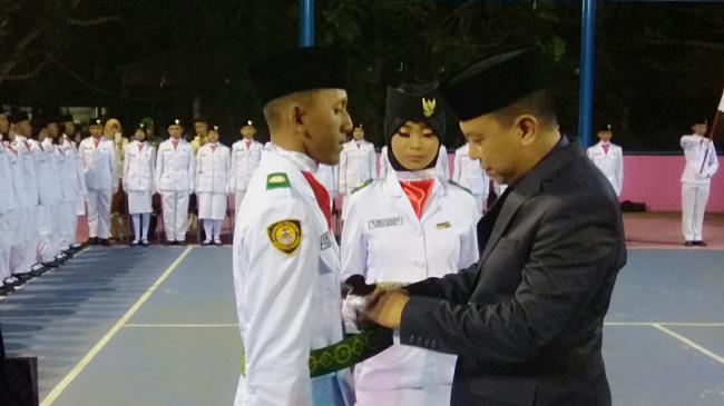 Bupati Kukuhkan Paskibra Kabupaten Kepulauan Selayar