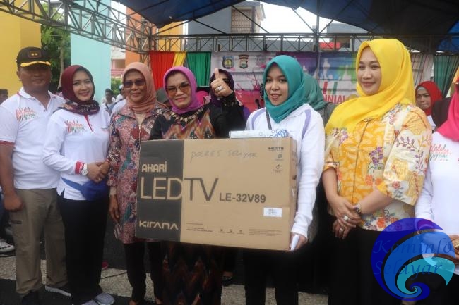 Hadiri MRSF, Ibu Gubernur Leistiaty F. Nurdin Kampanyekan Bahaya Sampah Plastik.