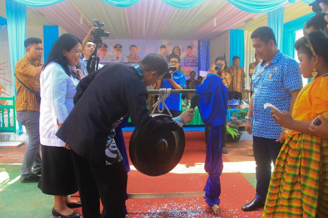 Didampingi Kepala Perwakilan BKKBN Sulsel, Sekda Selayar Canangkan Dusun Karebosi Sebagai Kampung KB