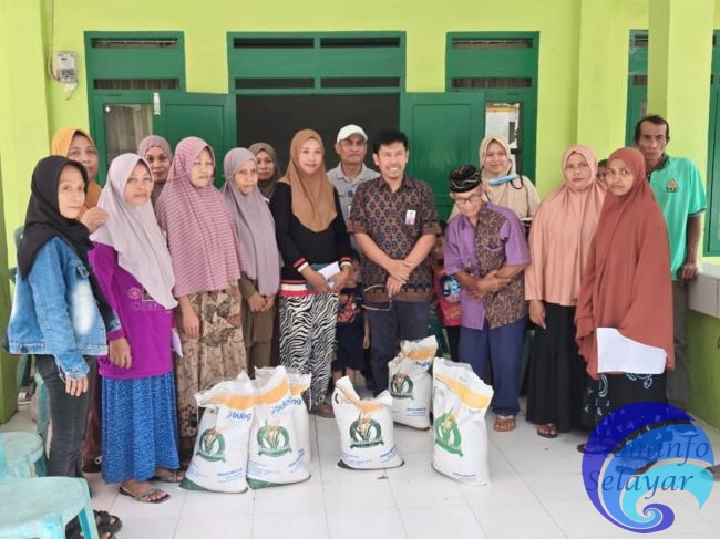 Distan KP dan Perum Bulog Monitoring Penyaluran Beras Bantuan Pangan