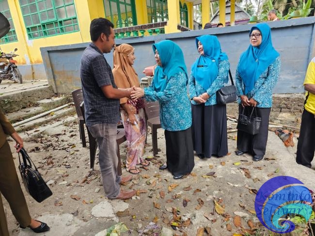TP. PKK Kepulauan Selayar Salurkan Bantuan Korban Kebakaran di Rakrak