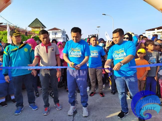 Basli Ali Lepas Peserta Fun Walk BRI Kanca Benteng Selayar