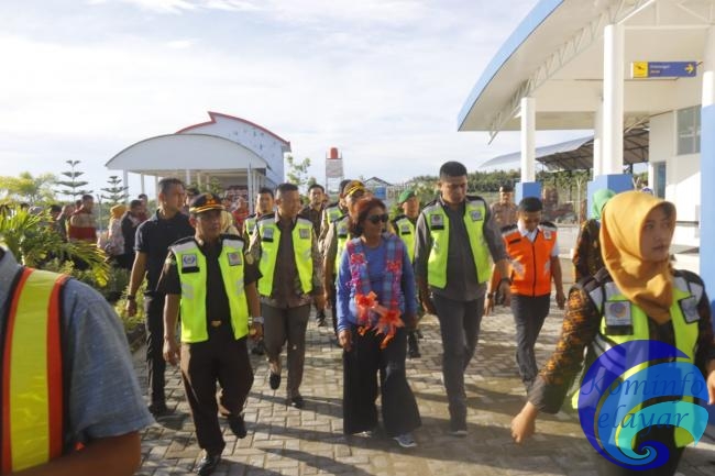 Menteri Susi Pudjiastuti Tiba di Selayar dengan Jet Pribadi