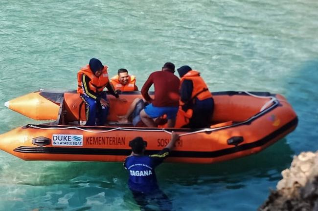 Tagana Selayar Latihan Penyelamatan Korban di Laut 