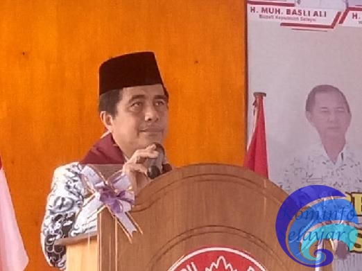 Saiful Arif Buka Konferensi Kerja I PGRI Selayar, Ini Harapannya
