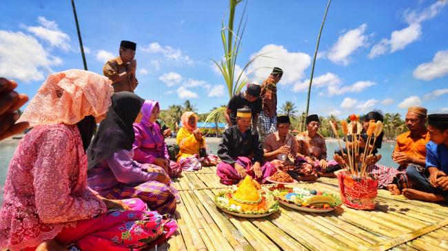 Festival Budaya Attoana Tu Riere Digelar di Kampung Penyu Desa Barugaiya 
